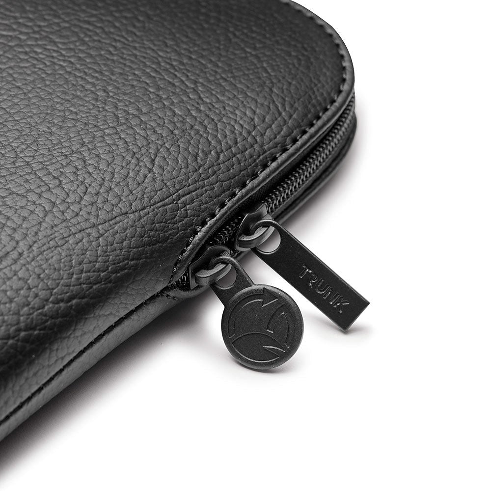 Trunk Vegansk Læder Sleeve til Laptop 13" (30,5 x 22 x 2 cm) - Black Apple Peel
