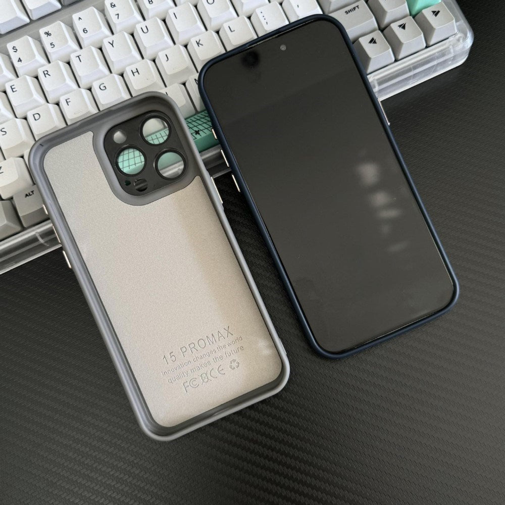 EIDERWOOD iPhone 14 Pro Silikone Mobil Cover m. Indbygget Kamerabeskyttelse - Sort