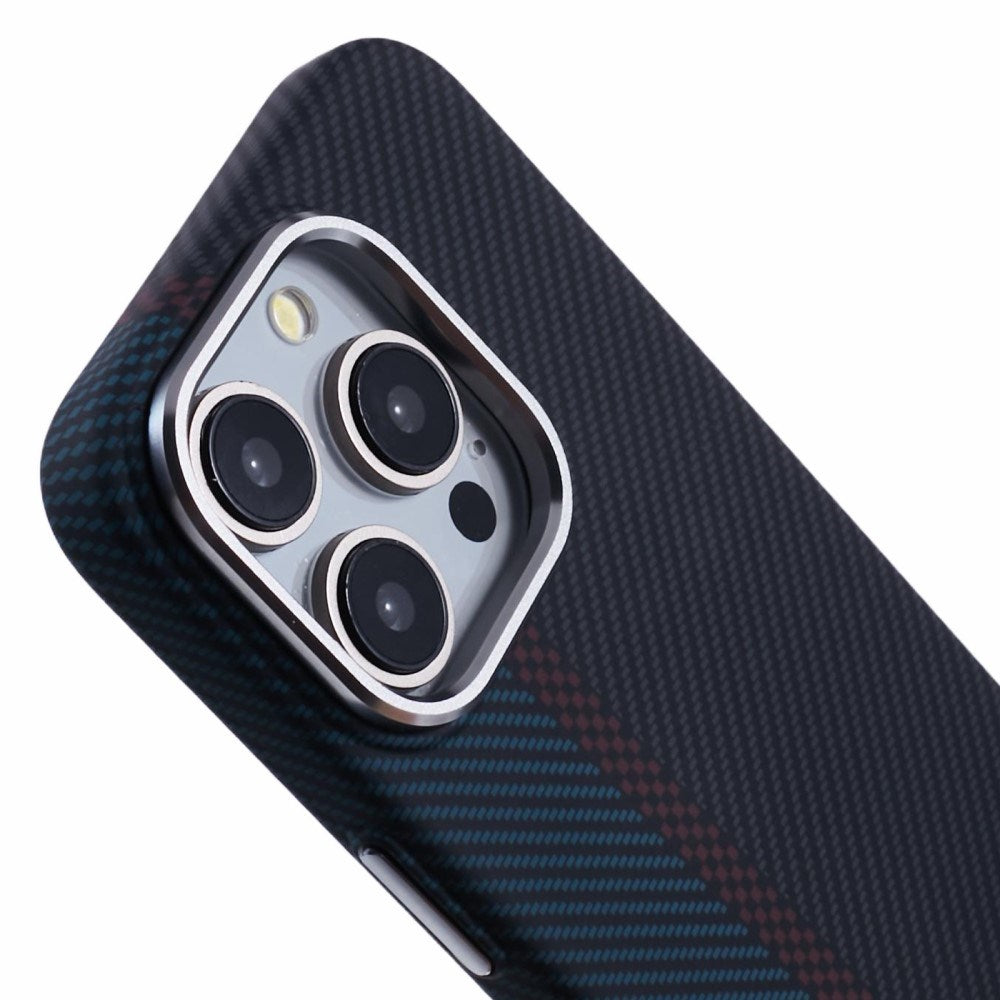 EIDERWOOD - Mønstret Carbon Cover - iPhone 15 Pro - MagSafe Kompatibel - Dark Colored Pattern