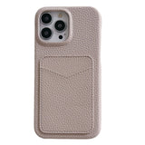 iPhone 15 Pro Litchi Læderbetrukket Plastik Mobil Cover m. Kortholder - Beige