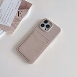 iPhone 15 Pro Litchi Læderbetrukket Plastik Mobil Cover m. Kortholder - Beige