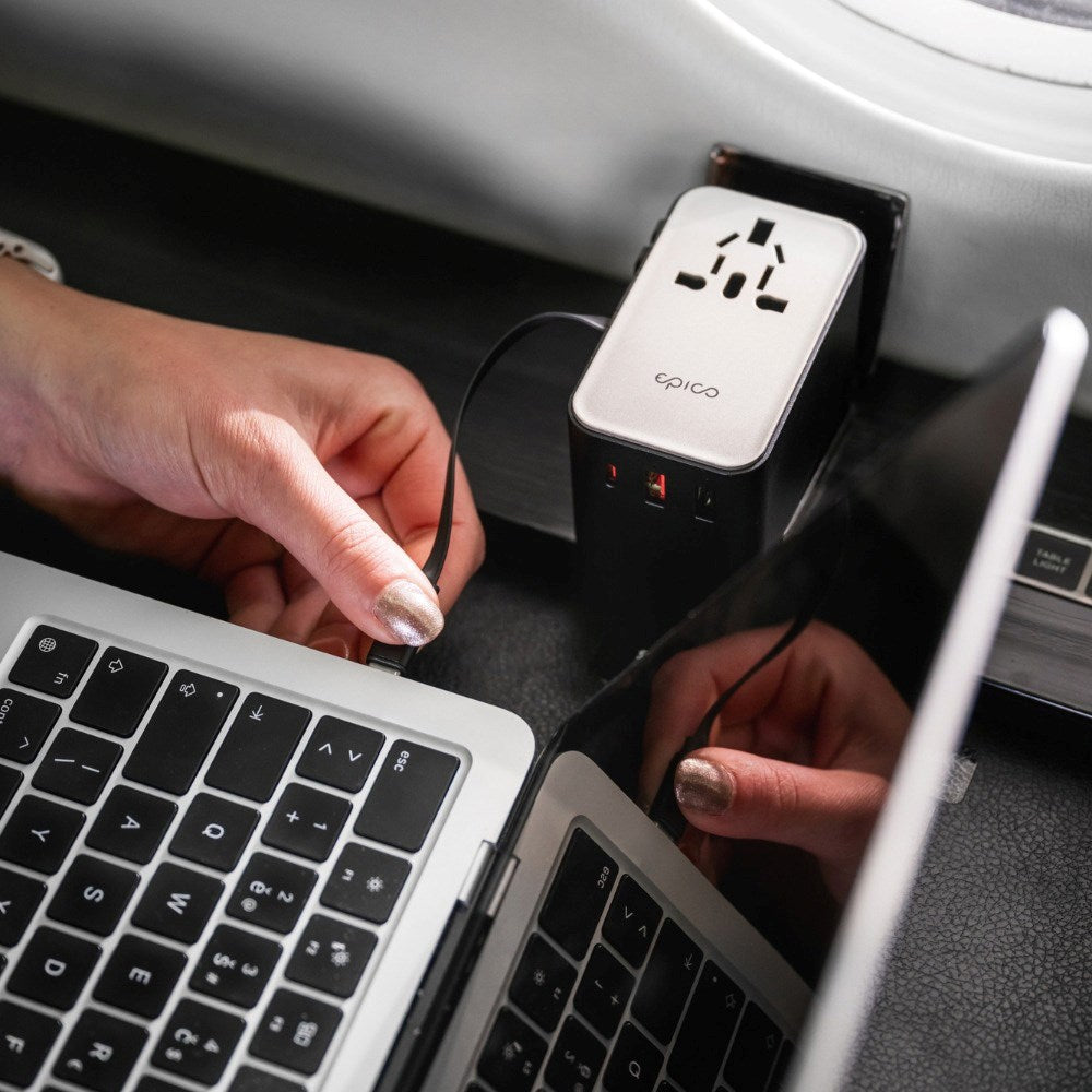 Epico 70W Universal Rejseadapter - 2 x USB-A - 1 x USB-C - Titanium
