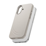 CARE by PanzerGlass iPhone 17 Feature Flow Mobil Cover - MagSafe Kompatibel - Vanilla