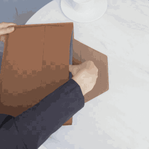 MOFT Laptop Vegansk Læder Sleeve 13" - Indbygget Stander (30.5 x 21.5 cm) - Sort