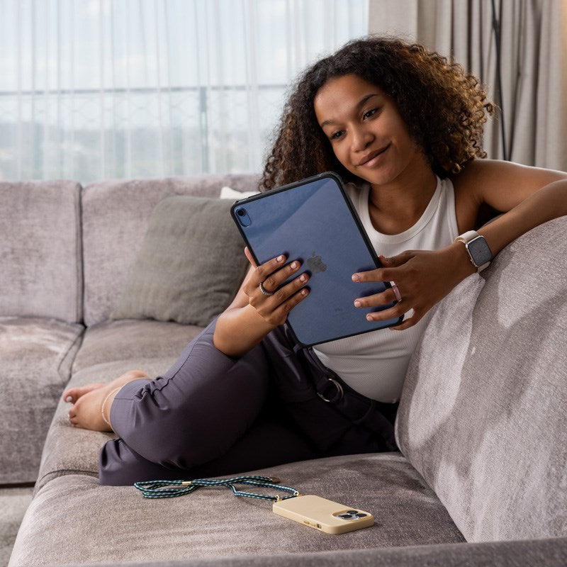 Epico iPad Pro 11" (2022 / 2021 / 2020 / 2018) / iPad Air 10.9" (2022 / 2020) Hero Cover - Gennemsigtig / Sort